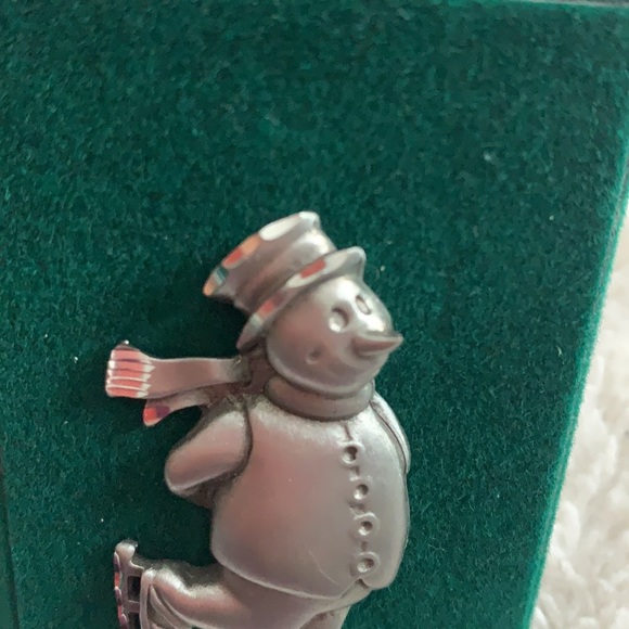 New in box silver Snowman Pin/Brooch Holiday - Picture 6 of 11